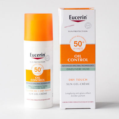 Water Resistant UVA Broad Spectrum Sunscreen SPF 50 Lotion For Skin Whitening