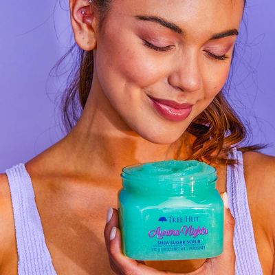 Tree Hut Aurora Nights Sugar Hypoallergenic Body Scrub Exfoliating In Bulk