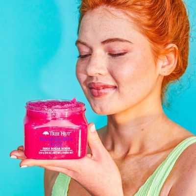OEM Organic Body Exfoliator For Dry Skin Tree Hut Raspberry Fizz Shea Sugar Scrub